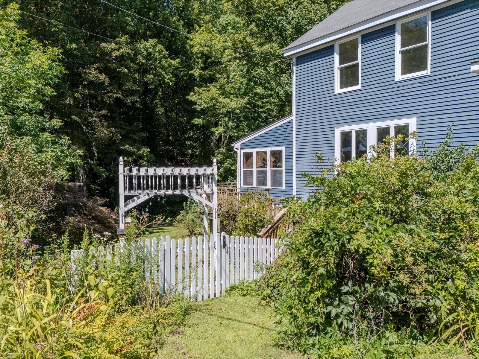 76 Spruce Street Brattleboro, VT 05301 - Photo 42 of 44