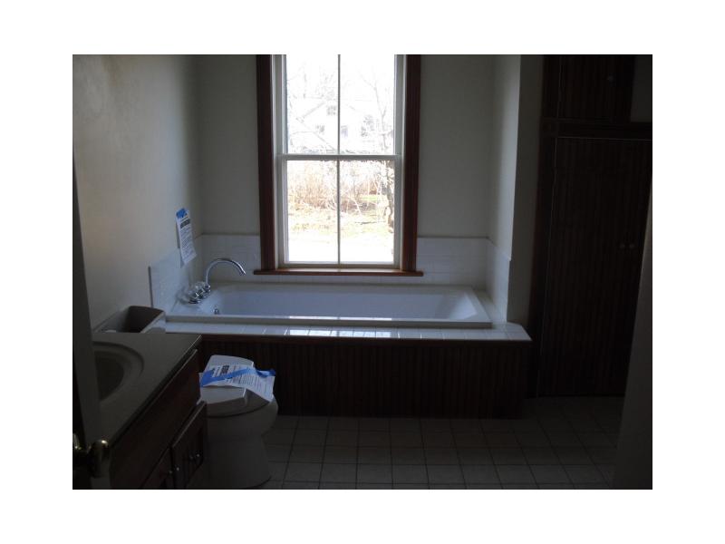 141 Chadsey Road North Kingstown, RI 02852 - Photo 8 of 9 Bathroom.