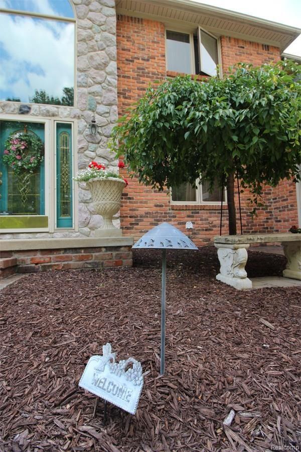62063 Wolcott Road Ray, MI 48096 - Photo 4 of 53 Front 4.jpg