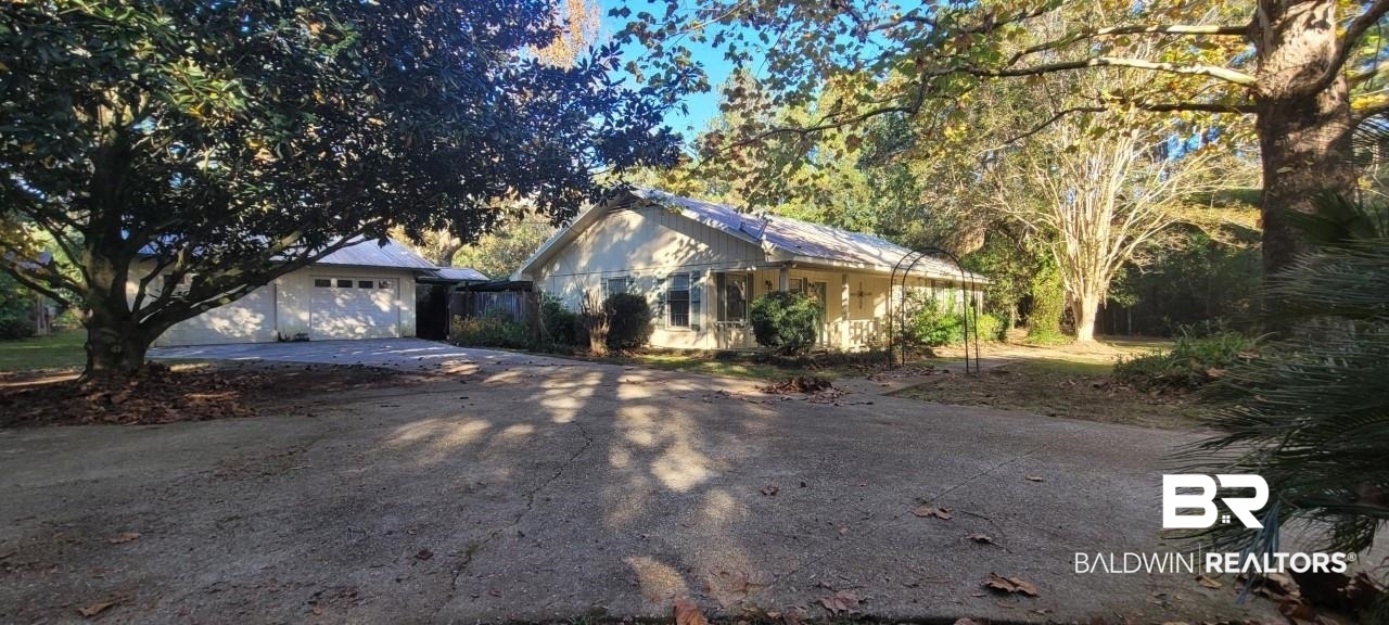19091 Thompson Hall Road Fairhope, AL 36532 - Photo 28 of 38 Front/side yard