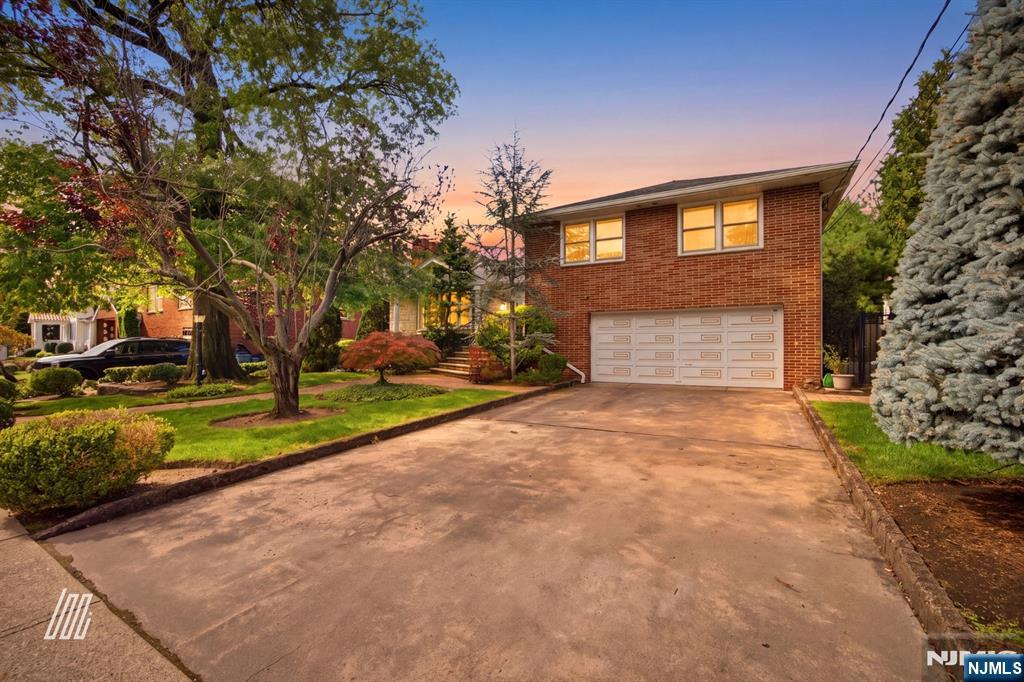 1111 Cumbermeade Road Fort Lee, NJ 07024 - Photo 1 of 30 Gallery Image 1