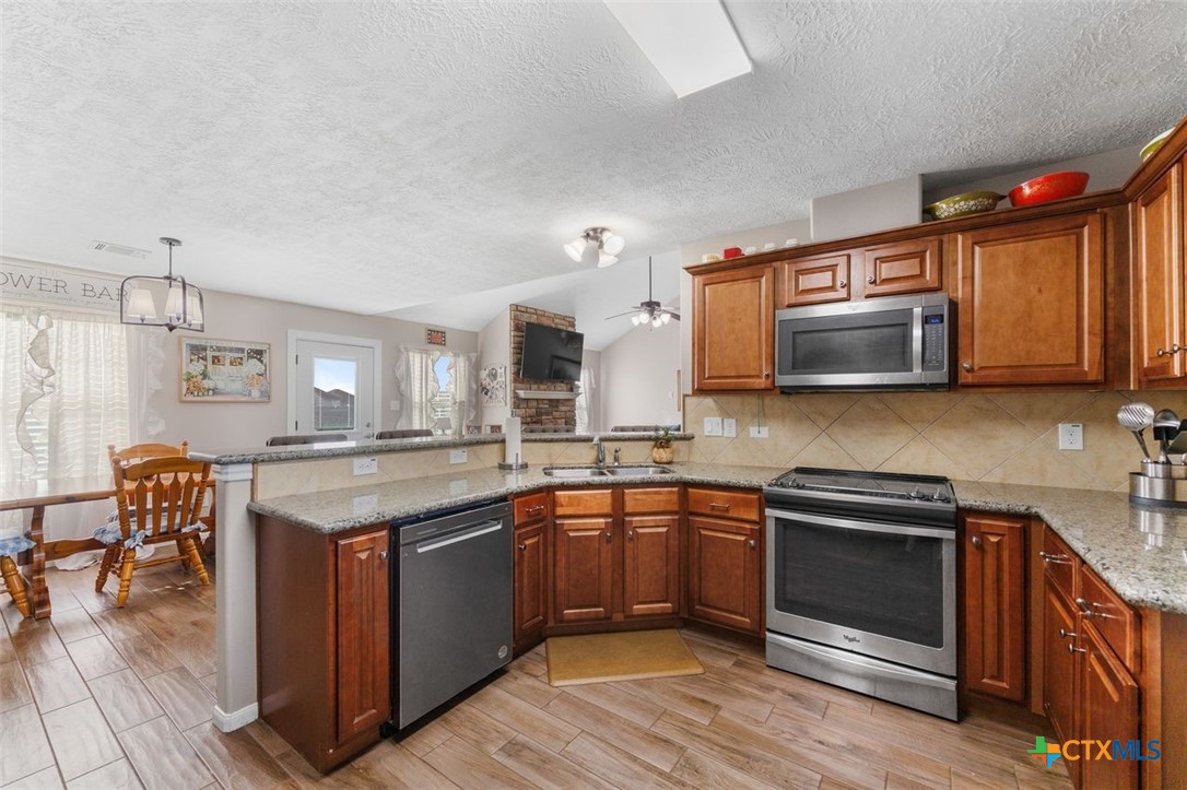809 Buttercup Drive Edna, TX 77957 - Photo 11 of 33 Gallery Image 11