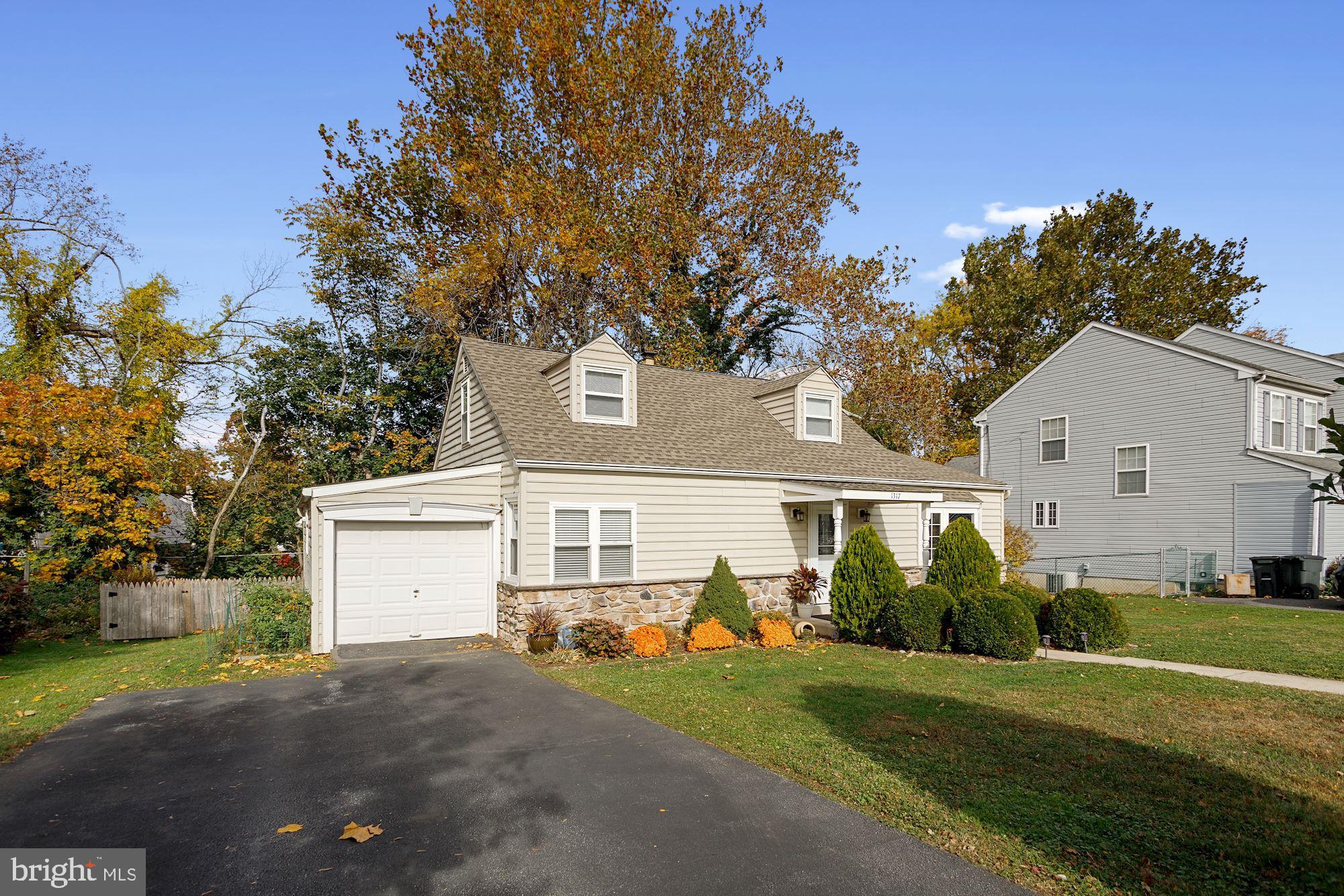 1317 Ardsley Road Swarthmore, PA 19081 - Photo 2 of 37 Front View