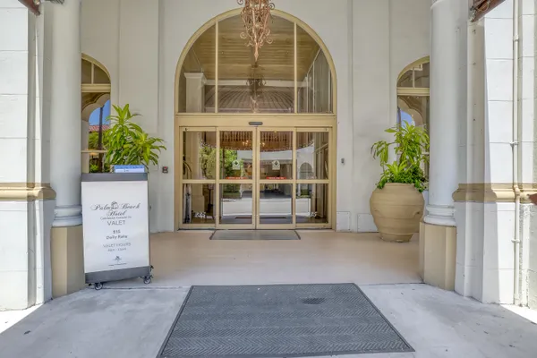 $750,000 | 235 Sunrise Avenue, Palm Beach, FL 33480