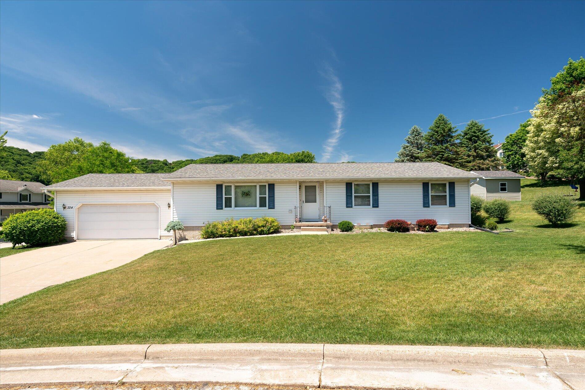 224 Eagles Bluff Road La Crescent, MN 55947 - Photo 1 of 20 01-224 Eagles Bluff Rd La Crescent-03226