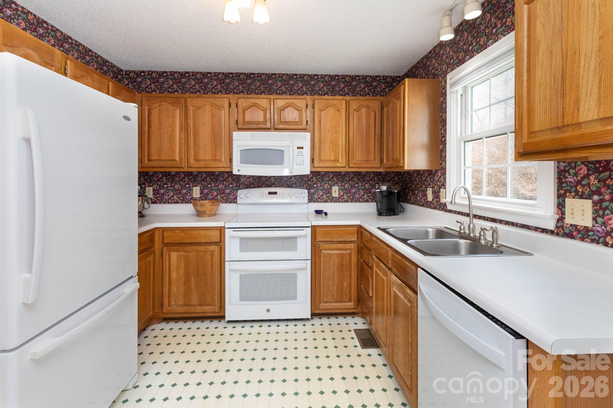 2 Strathmore Drive Arden, NC 28704 - Photo 7 of 25