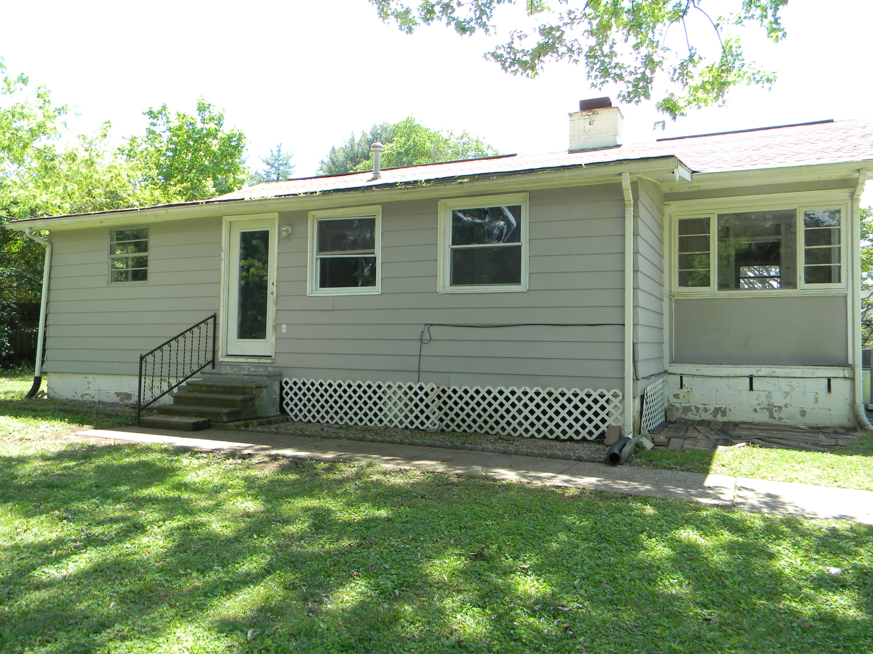 108 East Pasadena Road Oak Ridge, TN 37830 - Photo 1 of 14 DSCN1825