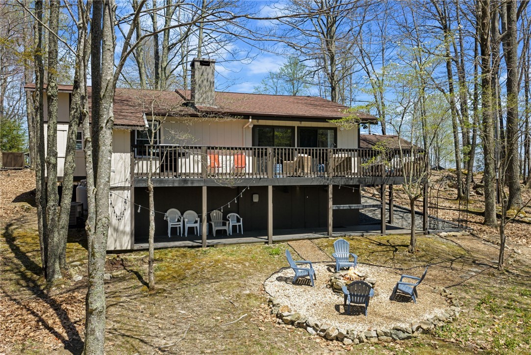 811 Pine Ridge Road Beech Mountain, NC 28604 - Photo 23 of 26 a view of a house with swimming pool