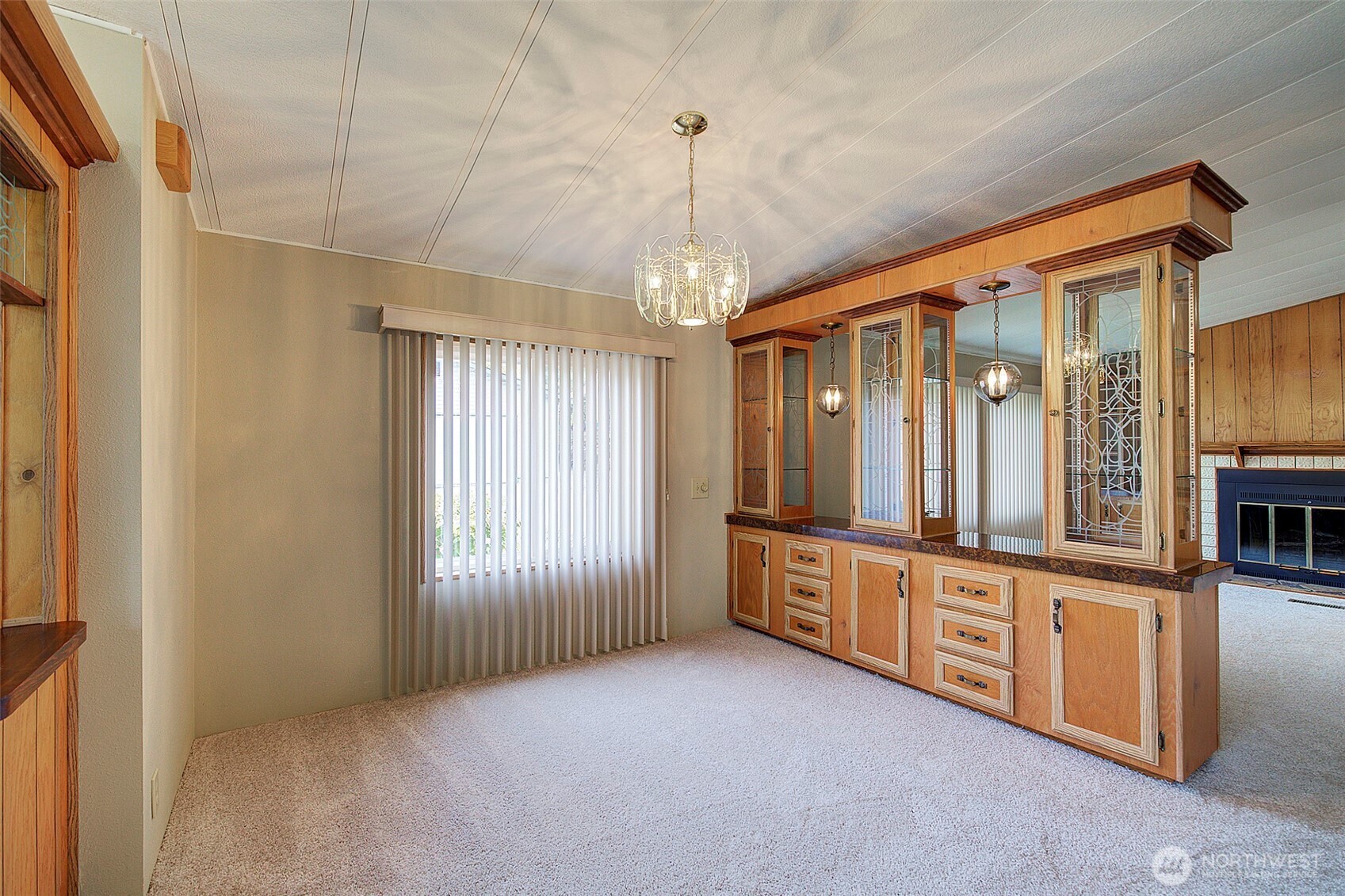 17308 Woodcrest Drive Northeast Bothell, WA 98011 - Photo 13 of 40