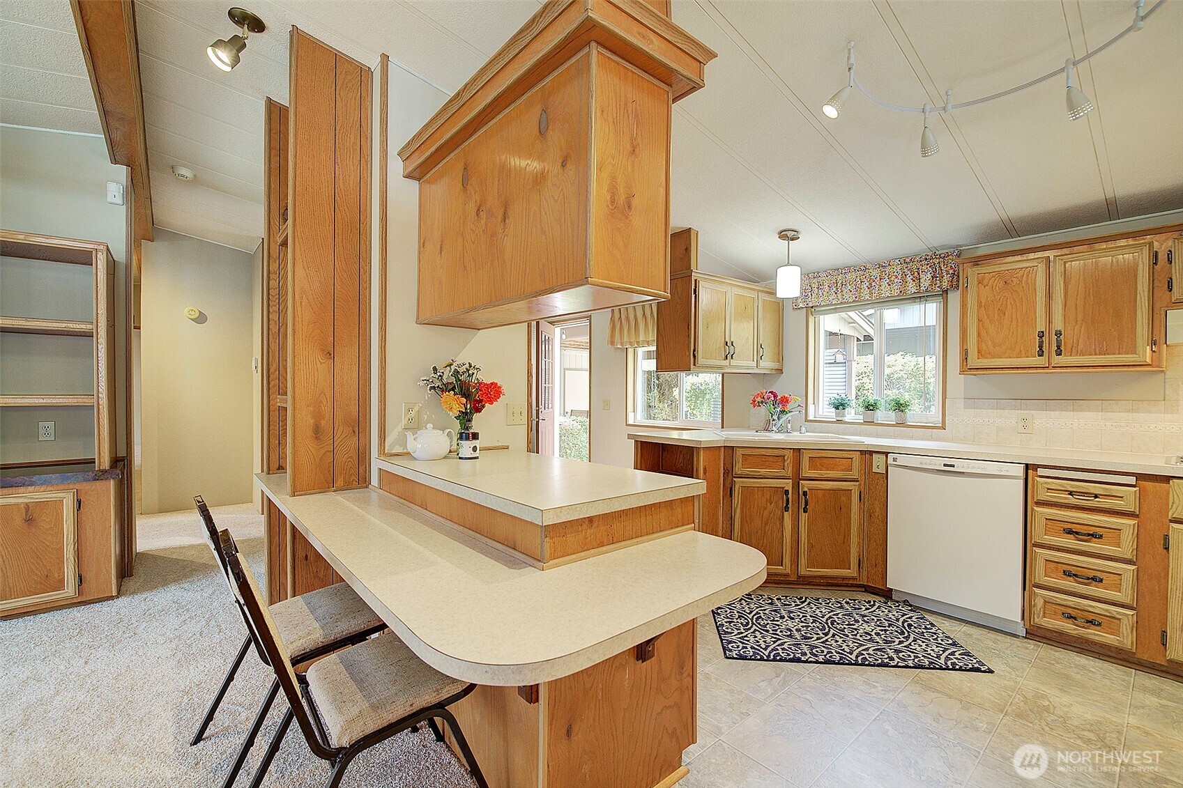 17308 Woodcrest Drive Northeast Bothell, WA 98011 - Photo 14 of 40