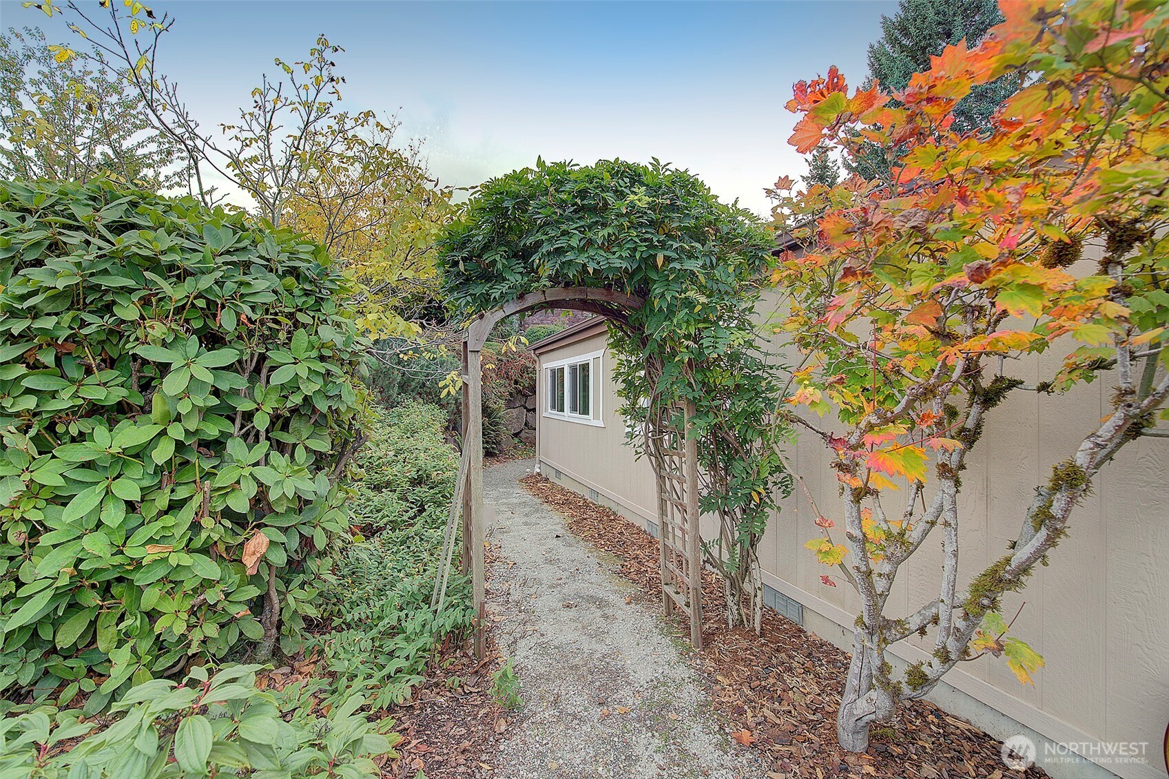 17308 Woodcrest Drive Northeast Bothell, WA 98011 - Photo 7 of 40