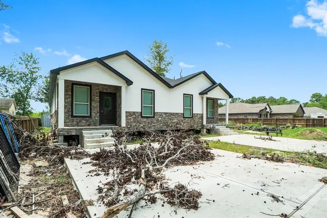 a view of house with a outdoor space