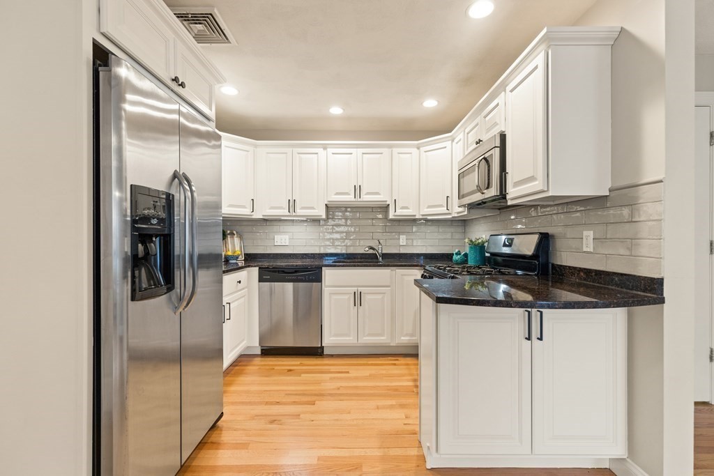 36 Middlesex Avenue, Unit 2 Wilmington, MA 01887 - Photo 8 of 24