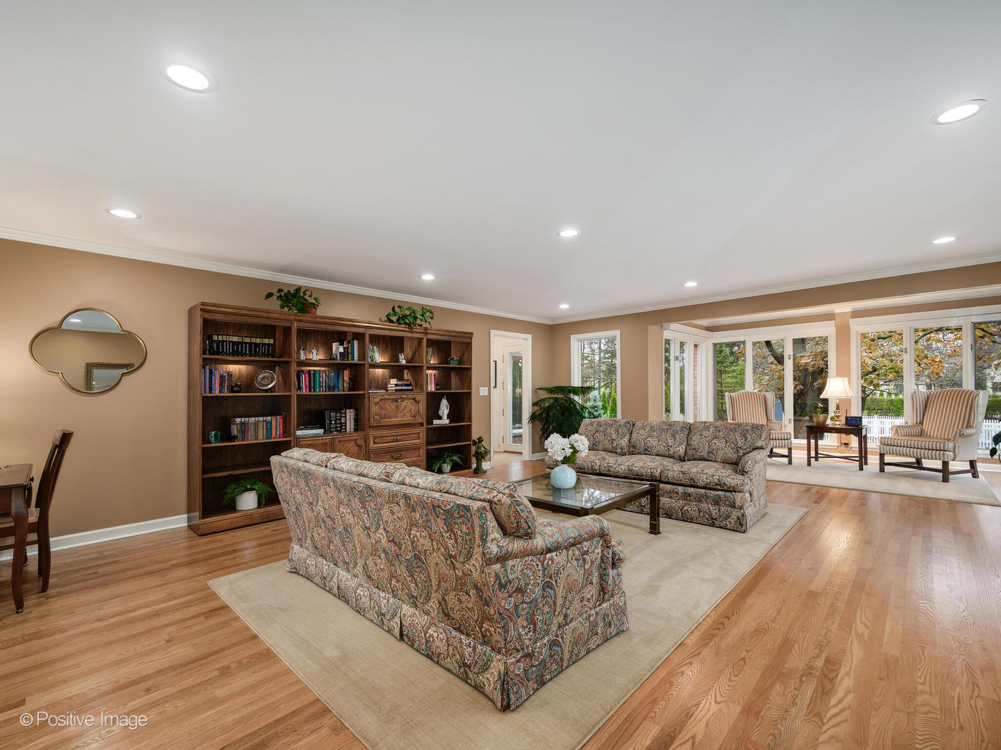 1520 Longvalley Road Glenview, IL 60025 - Photo 4 of 35 a living room with furniture and wooden floor