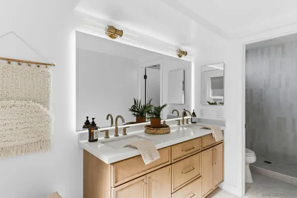 $1,888,888 | 725 Santa Florencia, Solana Beach, CA 92075