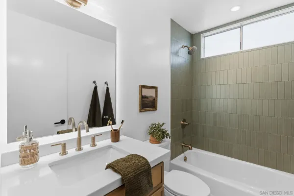 $1,888,888 | 725 Santa Florencia, Solana Beach, CA 92075