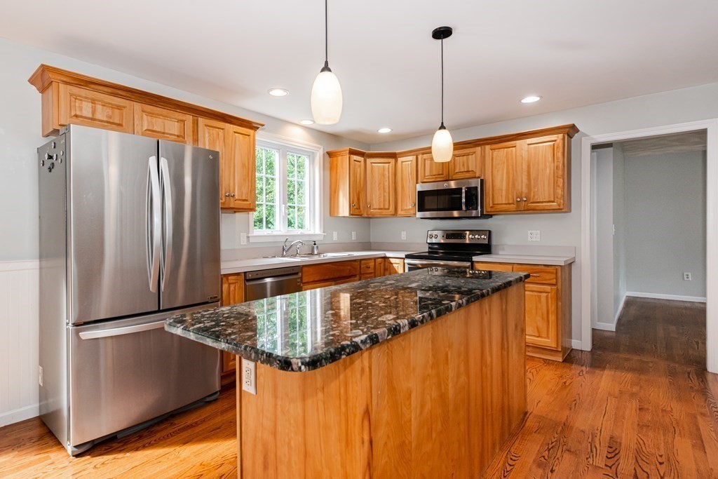 124 Weldon Farm Road Rowley, MA 01969 - Photo 6 of 40