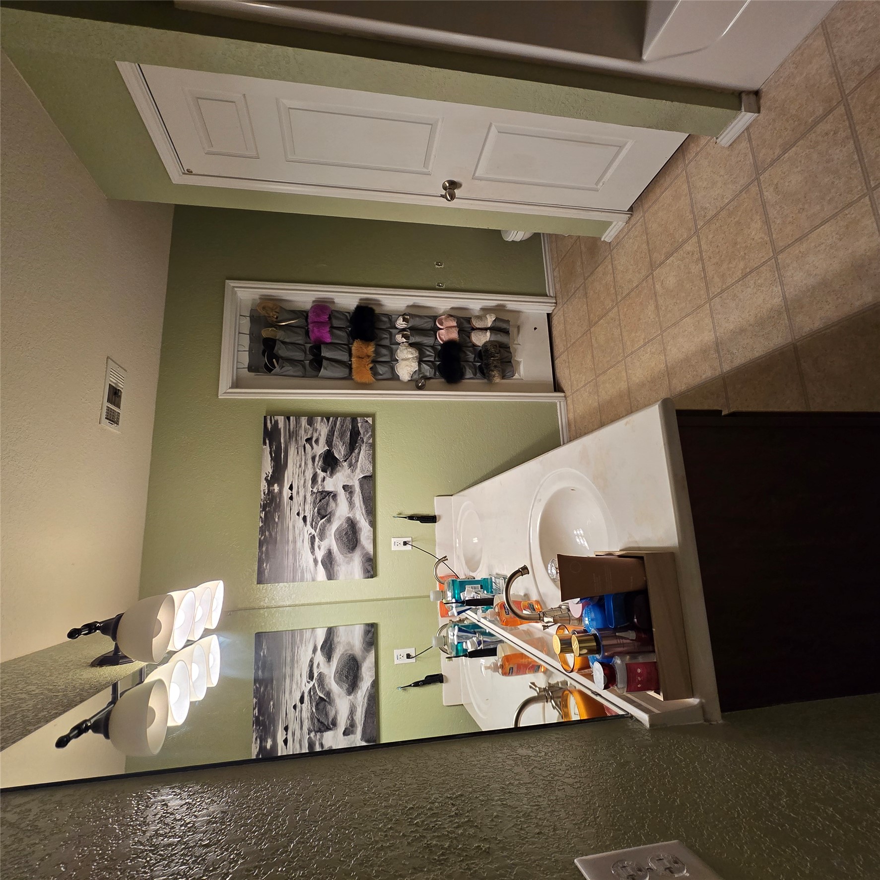 212 Druse Lane Jarrell, TX 76537 - Photo 28 of 39 a view of a workspace