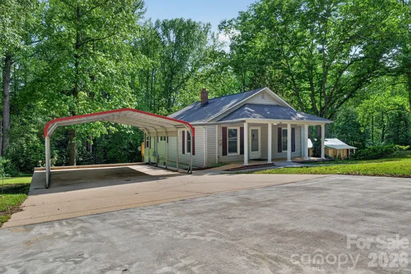 $242,500 | 801 Woodlawn Avenue Southwest, Valdese, NC 28690