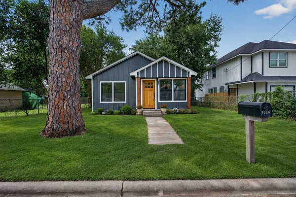 $259,900 | 1506 Clay Street, Brenham, TX 77833