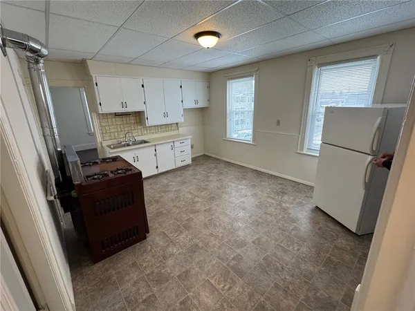 $1,475 | 115 Sweet Avenue, Woonsocket, RI 02895