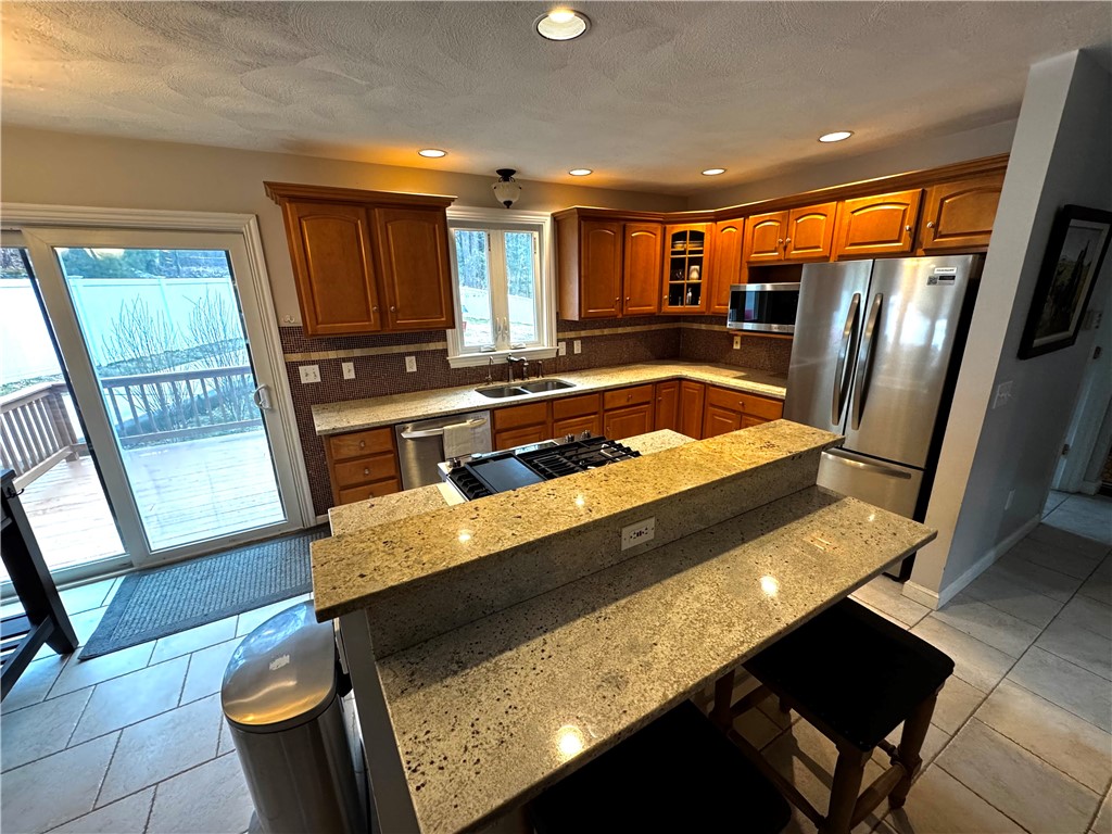 2 Cedar Forest Road North Smithfield, RI 02896 - Photo 8 of 41