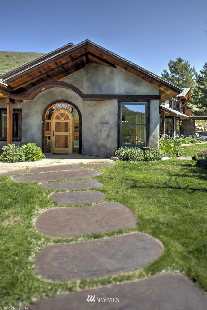348 Rendezvous Road Winthrop, WA 98862 - Photo 2 of 25 Gallery Image 2
