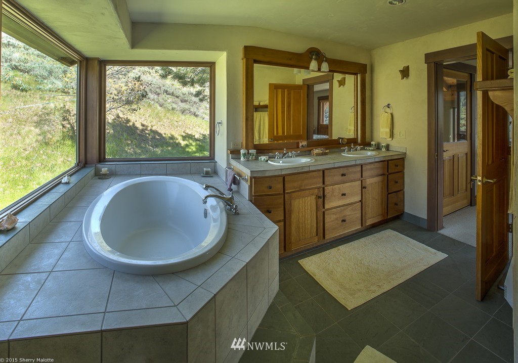 348 Rendezvous Road Winthrop, WA 98862 - Photo 18 of 25 Gallery Image 18