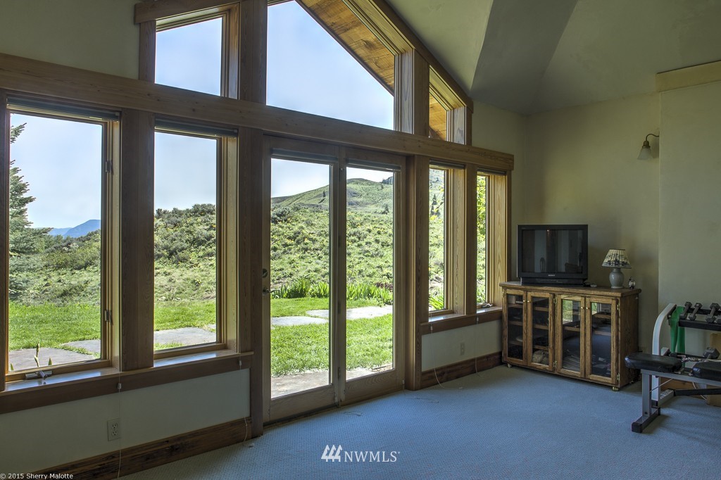 348 Rendezvous Road Winthrop, WA 98862 - Photo 22 of 25 Gallery Image 22