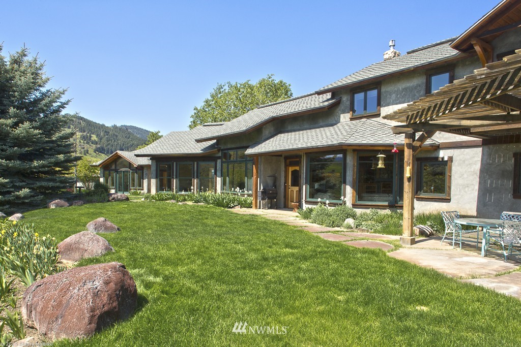 348 Rendezvous Road Winthrop, WA 98862 - Photo 4 of 25 Gallery Image 4