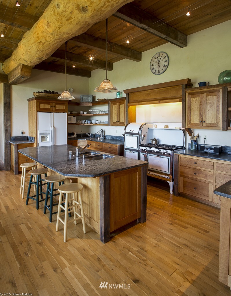 348 Rendezvous Road Winthrop, WA 98862 - Photo 9 of 25 Gallery Image 9