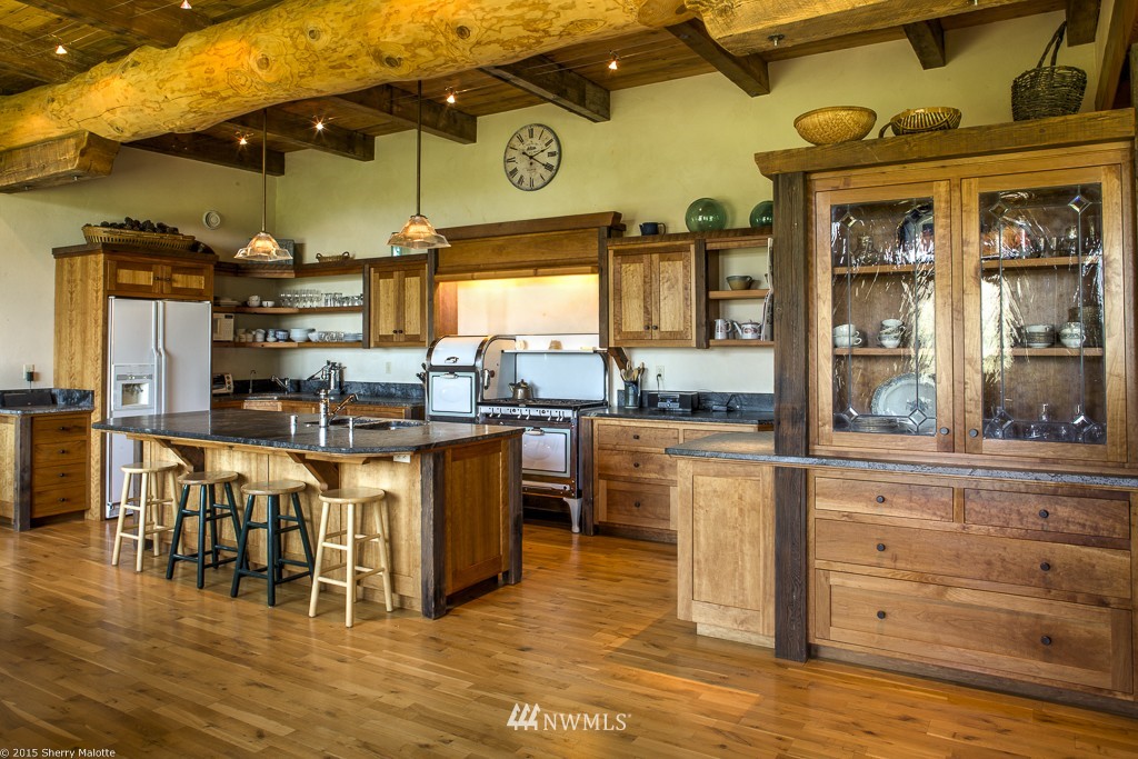 348 Rendezvous Road Winthrop, WA 98862 - Photo 10 of 25 Gallery Image 10