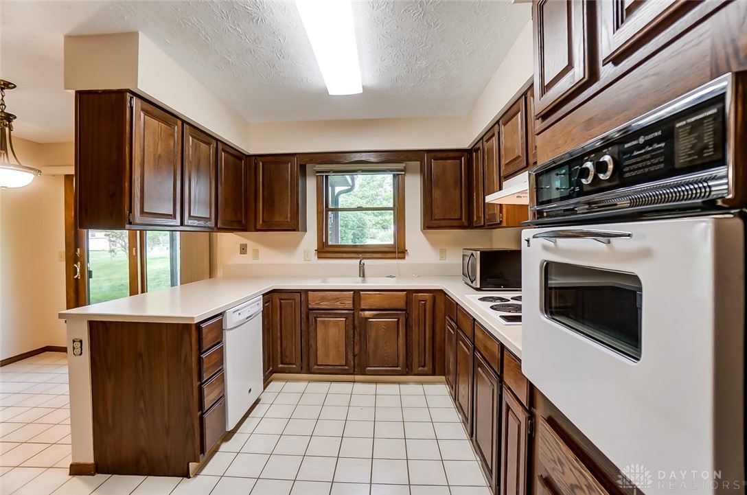 545 Queensgate Road Springboro, OH 45066 - Photo 9 of 47 Gallery Image 9