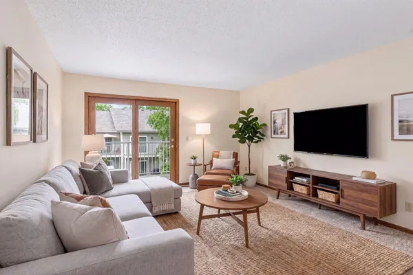 $190,000 | 1799 1/2 County Road E East, Unit 30, White Bear Lake, MN 55110