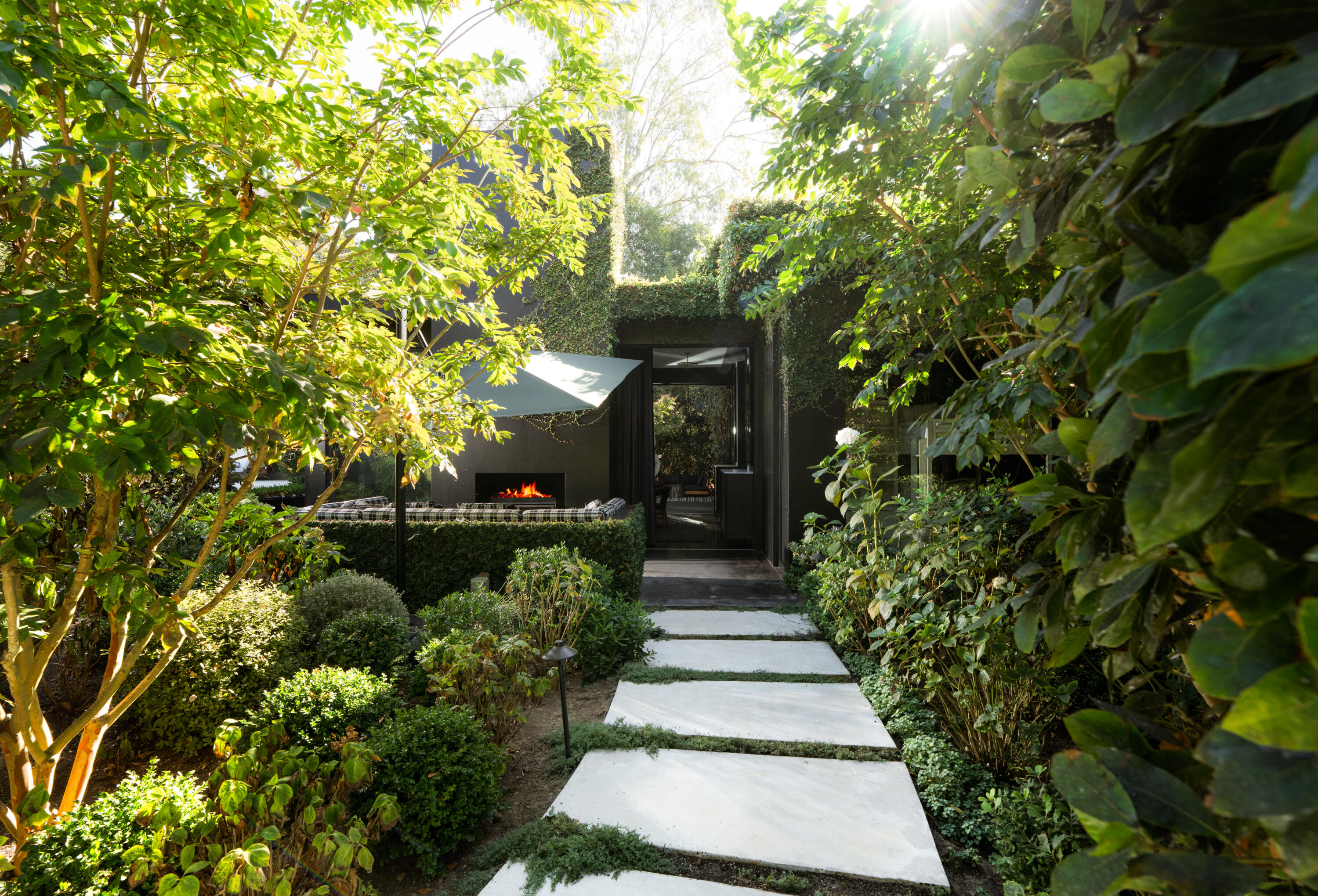 1381 East Valley Road Montecito, CA 93108 - Photo 25 of 32 Guest Villa