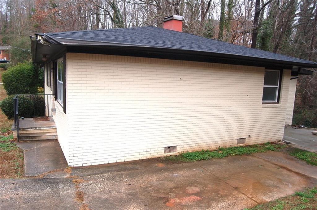 3421 Adkins Road Northwest Atlanta, GA 30331 - Photo 3 of 20 a view of a garage