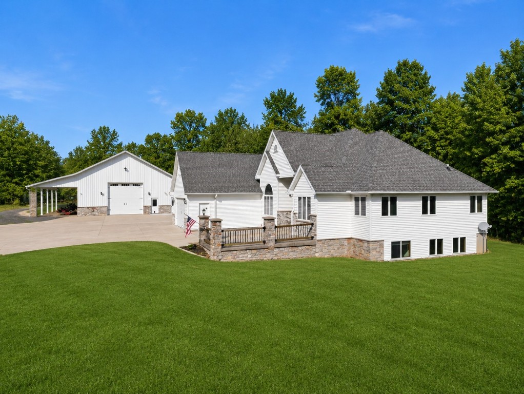 8505 257th Street Cadott, WI 54727 - Photo 5 of 38