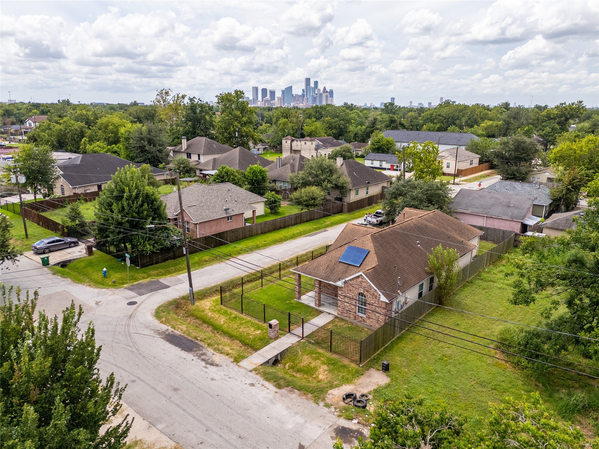 3001 Wayne Street Houston, TX 77026 - Photo 35 of 42 a view of a city