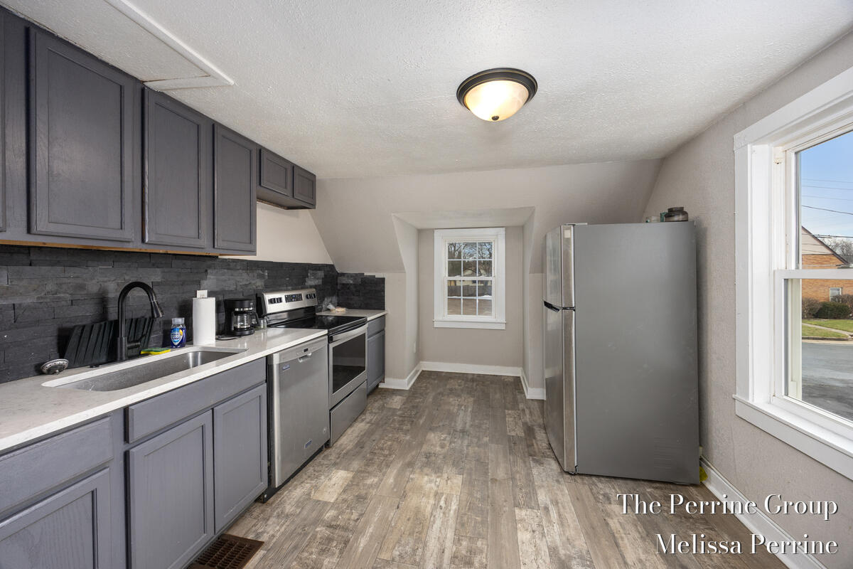 122 Brookview Street Kalamazoo, MI 49048 - Photo 11 of 19 Kitchen - Unit 2