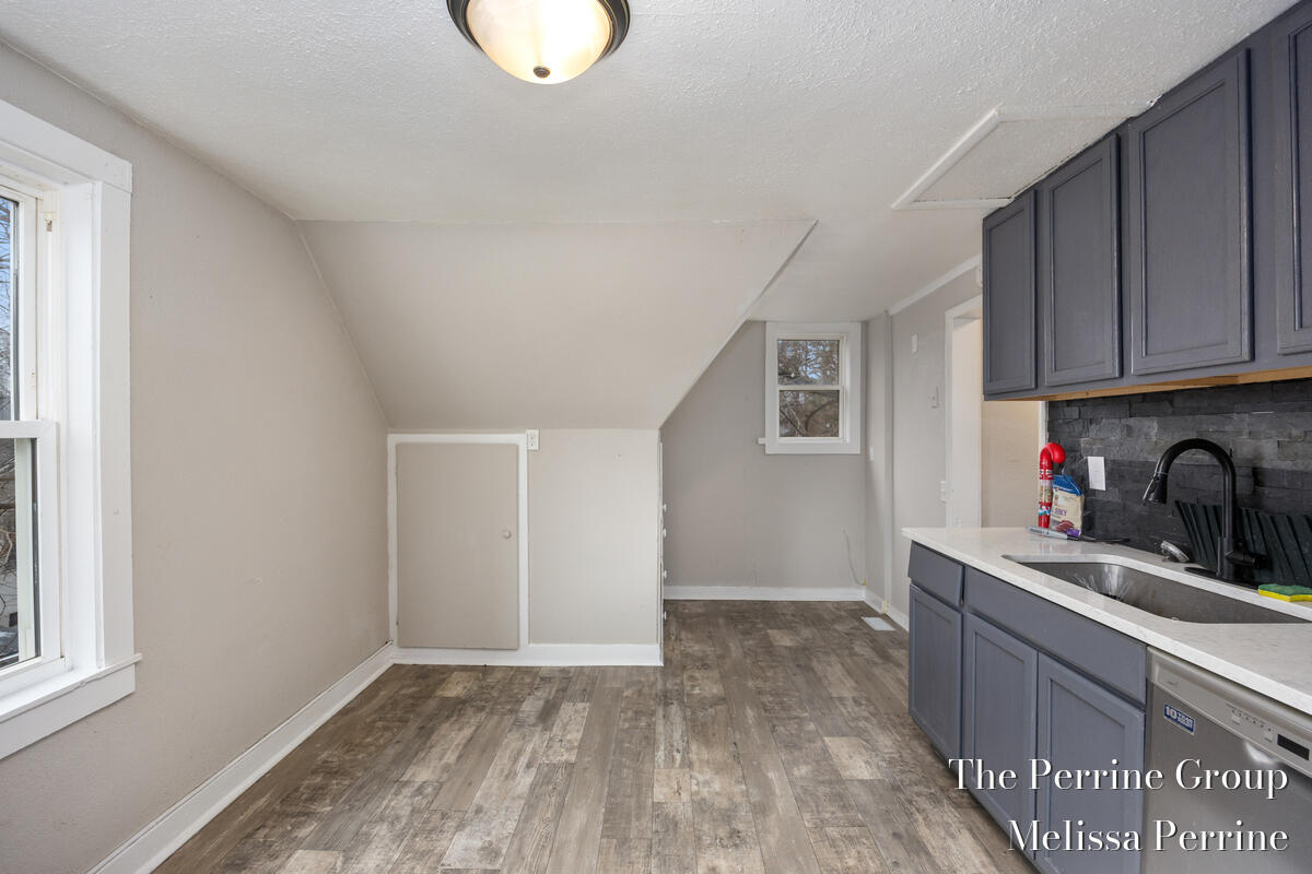 122 Brookview Street Kalamazoo, MI 49048 - Photo 12 of 19 Kitchen/dining room - Unit 2