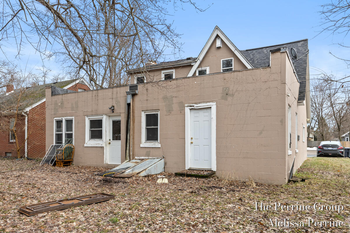 122 Brookview Street Kalamazoo, MI 49048 - Photo 10 of 19 Back of house