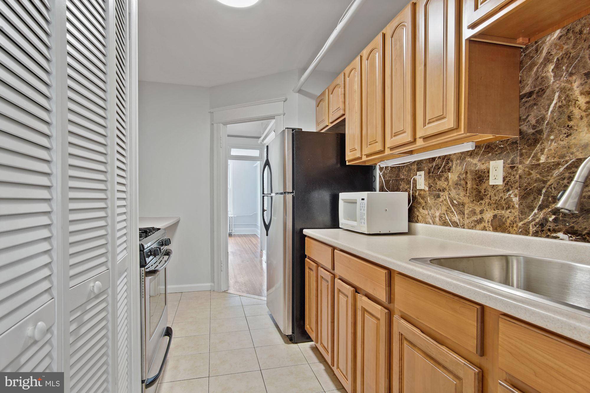 210 17th Street Southeast, Unit 2 Washington, DC 20003 - Photo 3 of 20