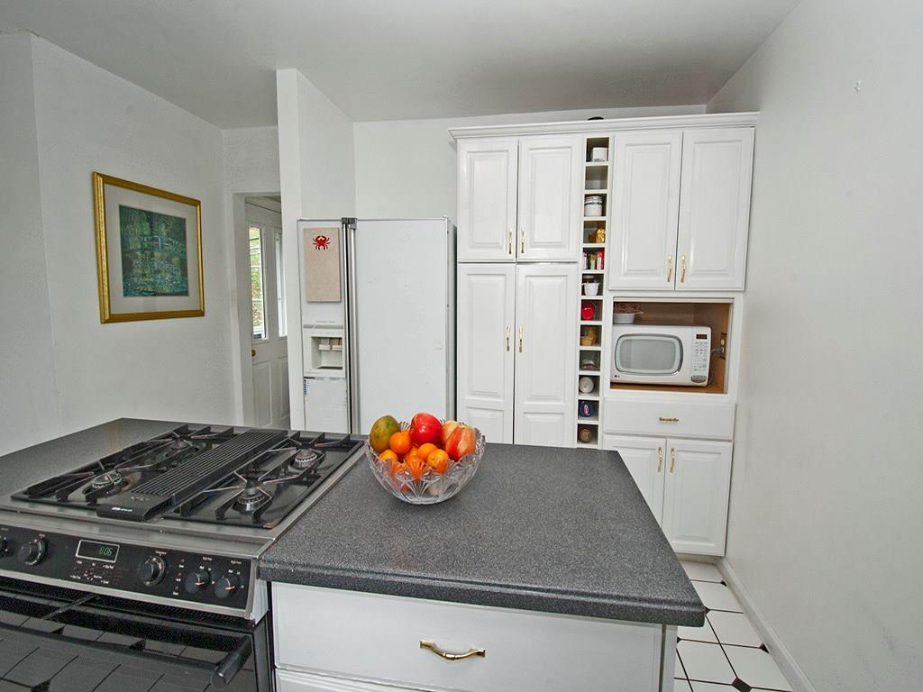 923 McNeilly Road Mt. Lebanon, PA 15226 - Photo 13 of 21 Gallery Image 13