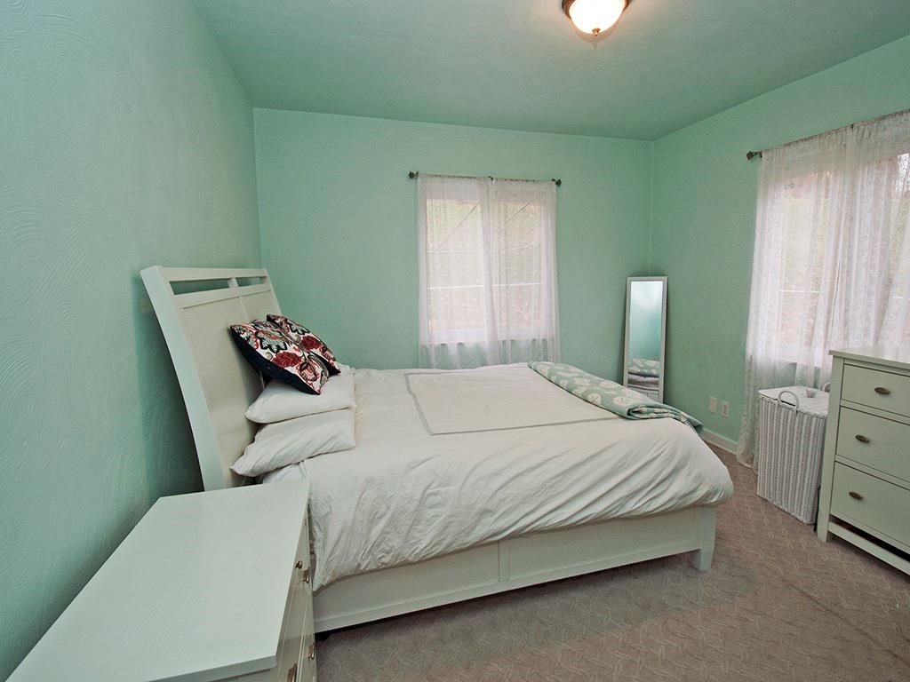 923 McNeilly Road Mt. Lebanon, PA 15226 - Photo 14 of 21 Gallery Image 14