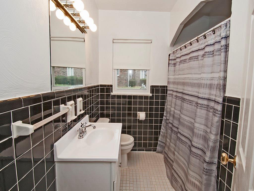 923 McNeilly Road Mt. Lebanon, PA 15226 - Photo 15 of 21 Gallery Image 15
