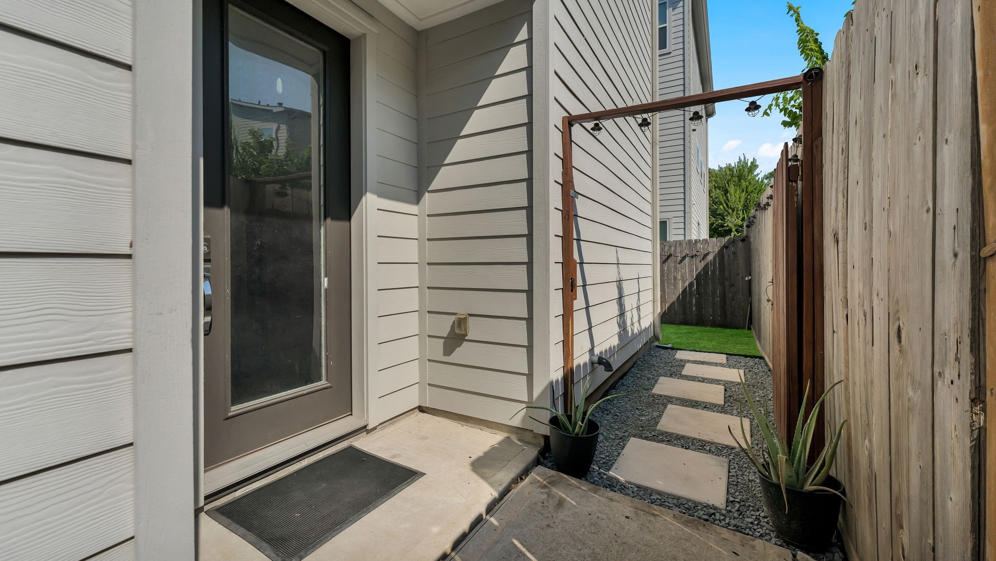 607 Bayou Street Houston, TX 77020 - Photo 4 of 26