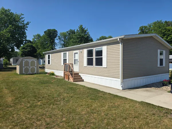 $97,000 | 26 Traveler Drive Northwest, Sparta, MI 49345