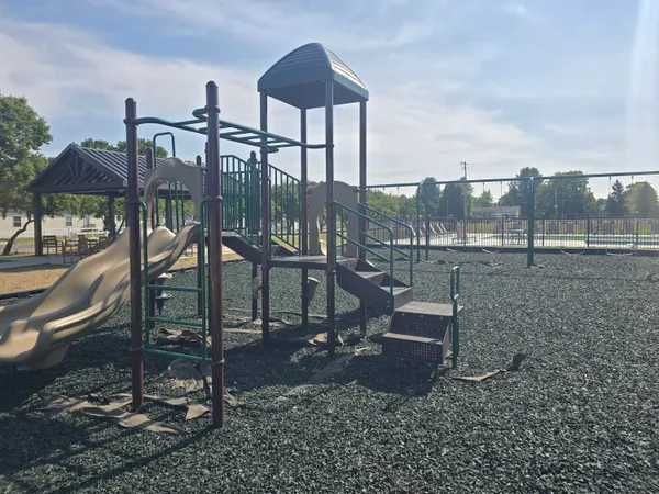 $97,000 | 26 Traveler Drive Northwest, Sparta, MI 49345