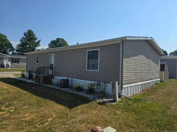 $97,000 | 26 Traveler Drive Northwest, Sparta, MI 49345
