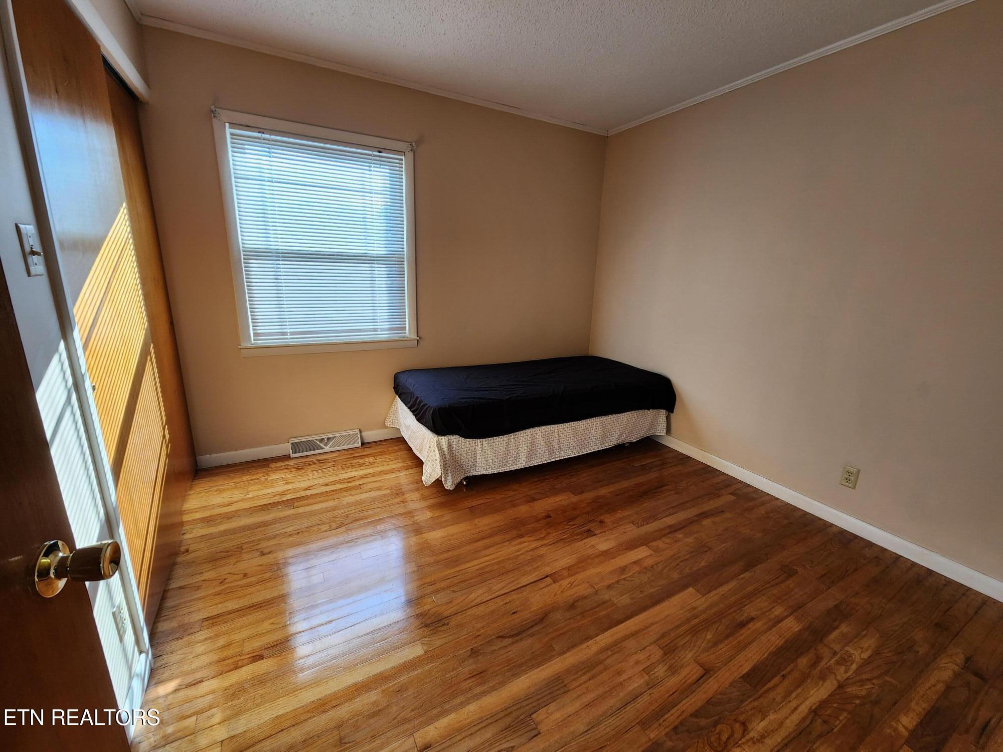 1506 Ridgeway Circle Athens, TN 37303 - Photo 13 of 25 20251210011725636585000000-o